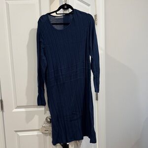 Daisy Fuentes Blue Knit Top